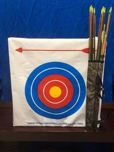 lot 58 image: Bow Target and quiver of arrows