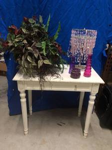 lot 45 image: White Table with Decorative items