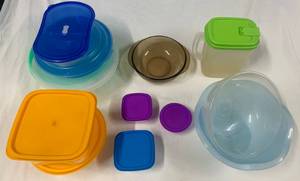 lot 23 image: Storage Dishes