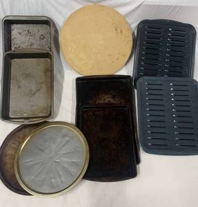 lot 24 image: Baking Dishes