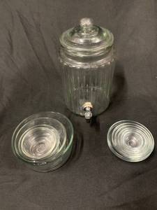lot 18 image: Glass Beverage Dispenser