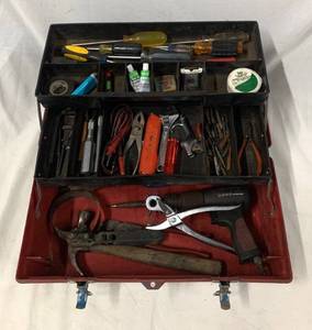 lot 74 image: Toolbox