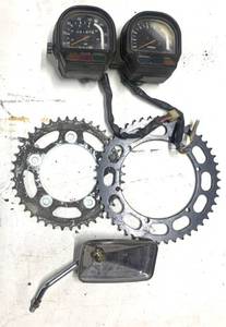 lot 128 image: Guages meter speedo tach