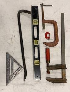 lot 150 image: 3 Clamps, Level and crow bar