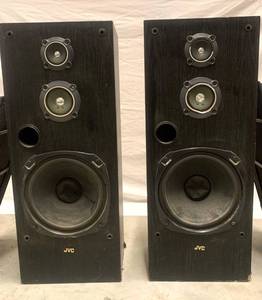 lot 118 image: Vintage JVC Speakers