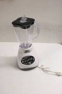 lot 48 image: Oster Blender