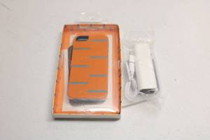 lot 52 image: iPhone 5 case and battery charger pack