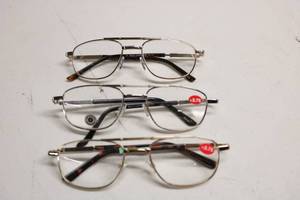 lot 60 image: 3 Reading Glasses 2.75 Thin Gold