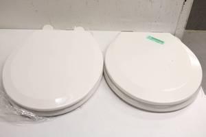lot 73 image: 2 Toilet Seat
