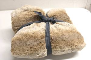 lot 82 image: Cannon Brown Extra Soft Blanket