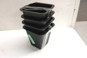 lot 86 image: 4 Black Plastic Plant Pots