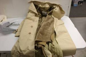 lot 98 image: London Fog Trench Coat Size 40R