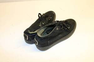 lot 117 image: Joe Boxer Womens Shoes Size 6 Black