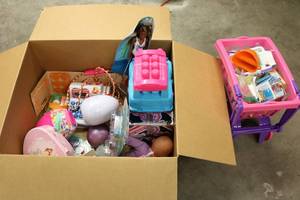 lot 127 image: Girls Toy Lot