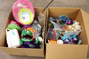 lot 128 image: Random Toy Lot for kids