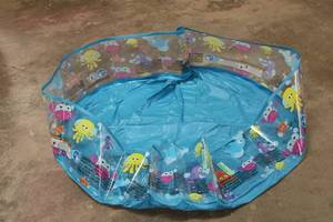 lot 133 image: Kids Small Pool (about 4ft diameter and 12 high)