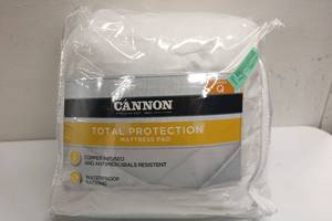 lot 140 image: Cannon Total Protection Mattress Pad Queen Size
