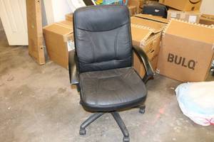lot 177 image: Computer desk chair