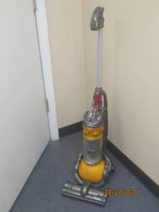 lot 3 image: DYSON DC24 TESTED AND WORK
