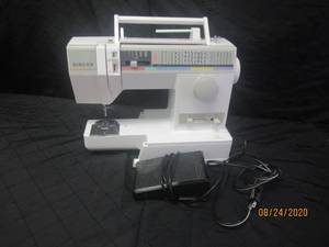 lot 6 image: SINGER 9134 IN WORKING CONDITION