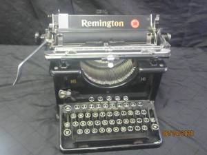 lot 22 image: REMINGTON 16 TYPEWRITER