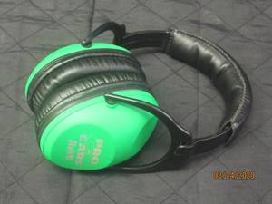 lot 29 image: PRO EARS REVO