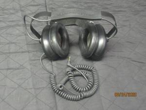 lot 30 image: RADIO SHACK RACE HEADPHONES