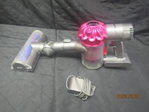 lot 36 image: DYSON SV04 TESTED AND WORKS NEED FILTER