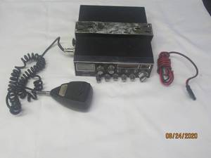 lot 52 image: GALAXY DX959 CB RADIO