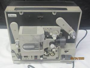 lot 92 image: BELL HOWELL MOTION PICTURE PROJECTOR 1742