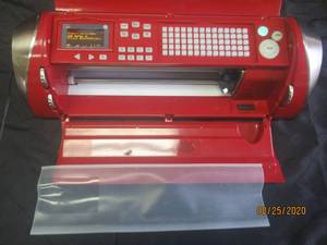 lot 112 image: CRICUT CAKE CCA001 IN WORKING CONDITION POWER CORD NOT INCLUDED