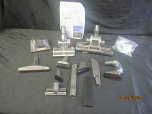 lot 116 image: DYSON ACCESSORIES