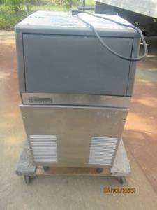 lot 163 image: SCOTSMAN UNDERCOUNTER ICE MAKER TESTED AND WORKS