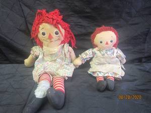 lot 183 image: 2 VINTAGE RAGGEDY ANN DOLLS