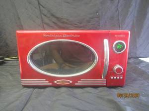 lot 186 image: NOSTALGIA ELECTRIC RED RETROWAVE NEEDS CLEANING