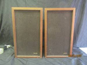 lot 191 image: VINTAGE REALISTIC OPTIMUS-5 SPEAKERS
