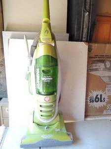 lot 185 image: Eureka bag less vacuum great working condition