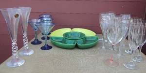 lot 196 image: Green & yellow divided chipdip dish, 2 stemmed 2000 millennium champagne flutes and assorted wine and margarita glasses