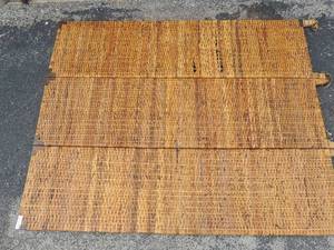 lot 213 image: Wicker room divider screen 71x54