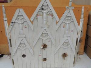 lot 212 image: Wooden DECOR   40x30  bird house design (top piece is missing)