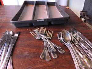 lot 262 image: Royal  Household Stainless Silverware with a Made Smart drawer insert