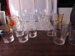 lot 235 image: Fishbowl wine glasses x 4, diamond cut short stem glasses 2 Chinese dragon glasses and more