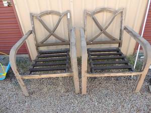 lot 270 image: 4 Metal Outdoor Lawn Chairs