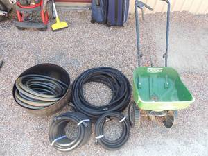 lot 277 image: SCOTTS SeedFertilizer Spreader, Water Hoses and soakers x 4