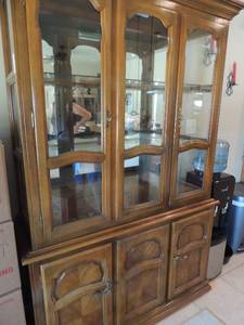 lot 221 image: Solid Wood China Hutch glass top 3 tier shelves 2 doors on bottom 80x52x15 1 piece