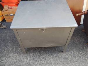 lot 188 image: Gray metal tool boxoutdoor box storage BOX  29x29x22
