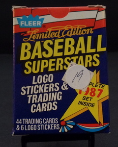 lot 19 image: 1987 FLEER LIMITED EDITION BASEBALL SUPERSTARS LOGO STICKERS & TRADING CARDS