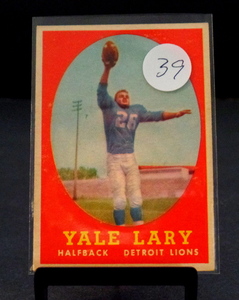 lot 39 image: 1958 Topps #18 Yale Larry HOF VG-VGEX Detroit Lions