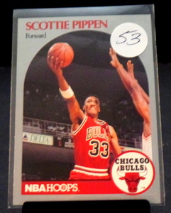 lot 53 image: 1990-910NBA HOOPS - SCOTTIE PIPPEN CARD #69 - NM