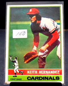 lot 100 image: 1976 Topps Baseball KEITH HERNANDEZ #542 St. Louis Cardinals